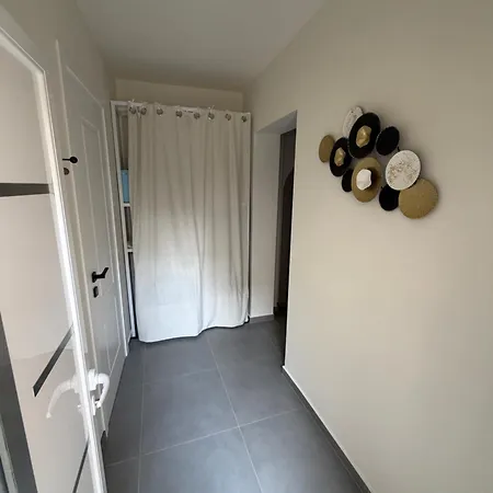 아파트 Oasis Living 1 *